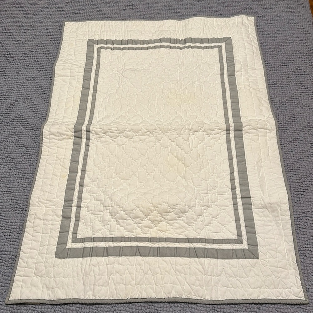 PBK Harper White and Gray Quilted Blanket